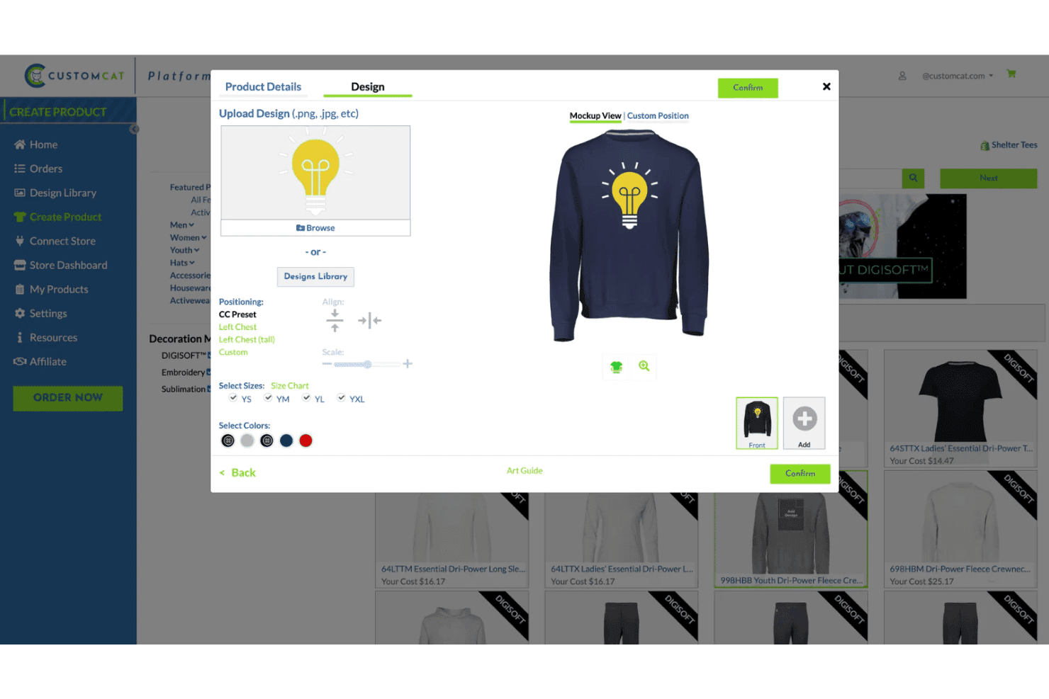 Herramienta de diseño de productos de CustomCat que muestra un gráfico de una bombilla en una sudadera de cuello redondo azul marino.