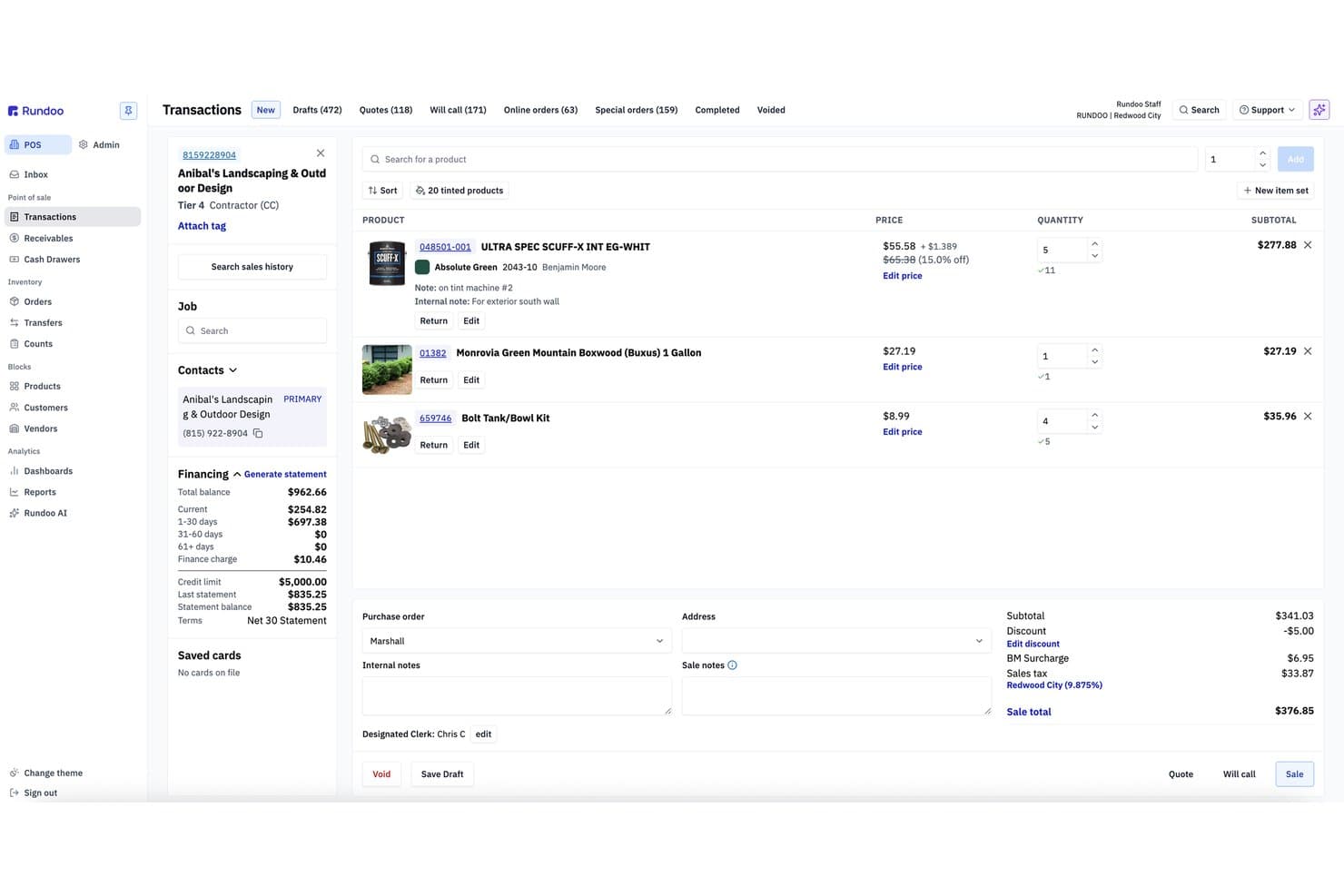 Rundoos POS-transaktionsskærm, der viser produkter, priser, antal og salgstotal.