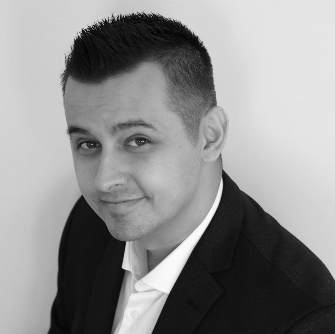 Roland Jakob headshot