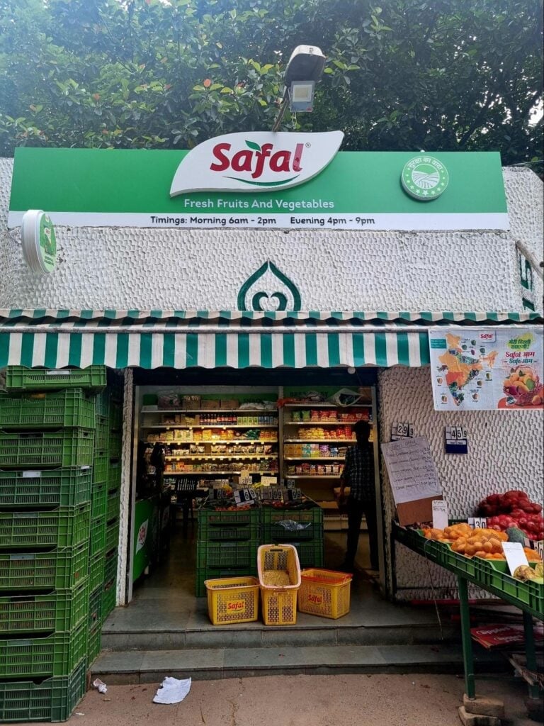 safal grocery store delhi india